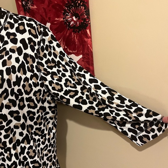MULTIPLES Three-Quarters Sleeve Leopard  Print Top, size XL - Picture 6 of 11